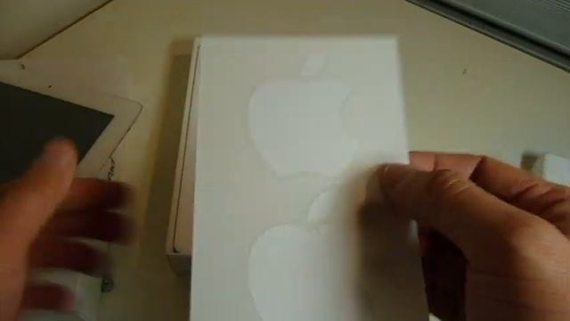 iPad 2 Unboxing New White (HD) смотреть онлайн