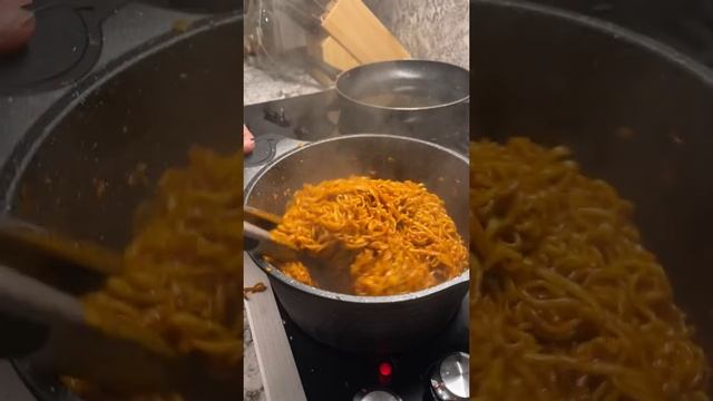 My favorite-ish late night snack смотреть онлайн