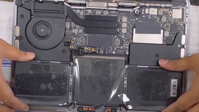 Apple MacBook Pro A1708 | EMC 3164 | Battery Replacement