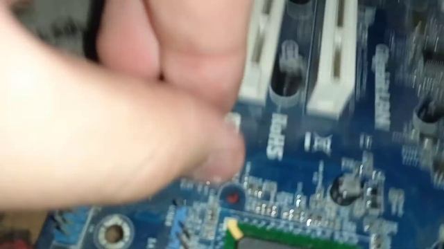 ТРЭШ: Профессиональный ремонт материнской платы. смотреть онлайн