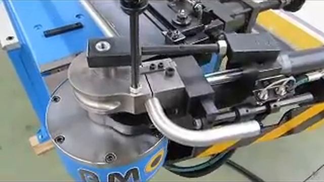 Полуавтоматический дорновый трубогибочный станок MDH 35 CN1 смотреть онлайн