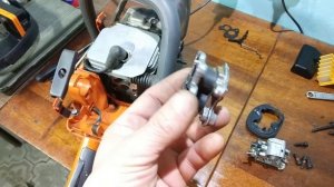 БЕНЗОПИЛА Хускварна 435 не газует не набирает обороты.