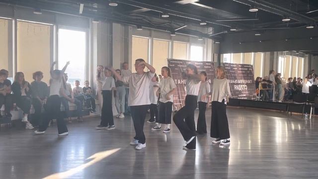 Танцуем Waacking??? смотреть онлайн