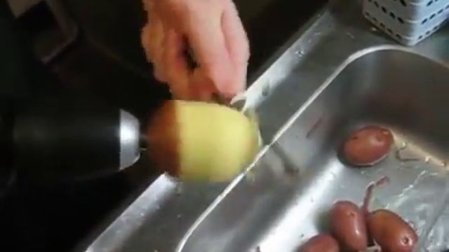 как быстро почистить картошку смотреть онлайн