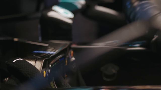 Mercedes F1 Steering Wheel EXPLAINED
