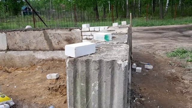 ГАРАЖ, НАЧАЛО КЛАДКИ КИРПИЧА 14 05 2019