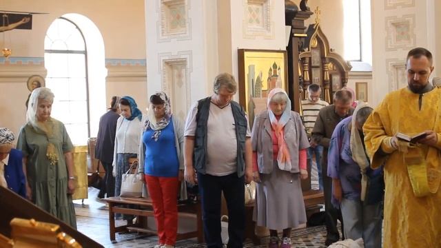 В Покровском соборе пребывают мощи великомученика Георгия Победоносца. Молебен смотреть онлайн