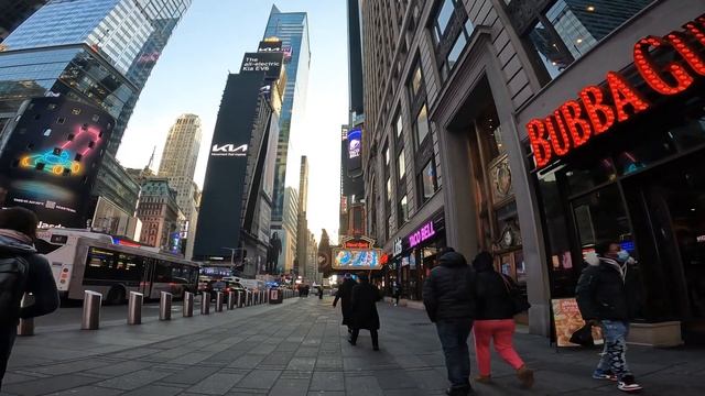 Times Square - January 2022 смотреть онлайн