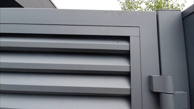 Комплексное ограждение коттеджа современным жалюзийным забором DOUBLE от производителя Бона Трейд смотреть онлайн