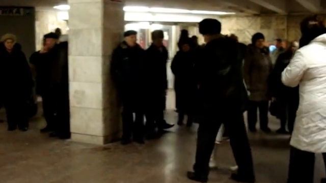 Киев.метро Театральная.16.03.2013г.Масленица. смотреть онлайн