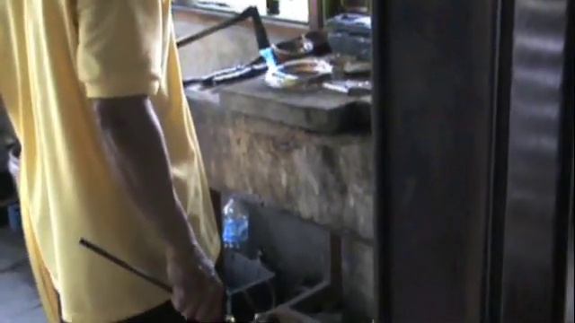 Indonesia: A Typical Lunch & Silver Factory, Java смотреть онлайн