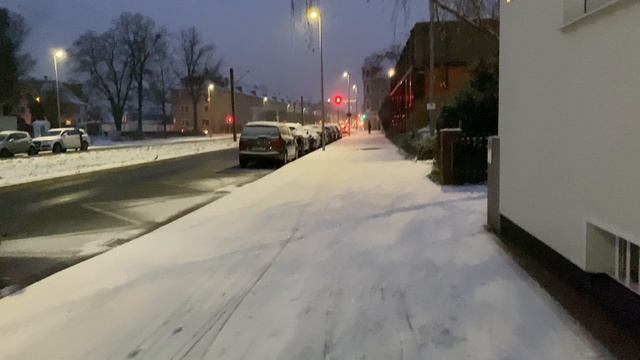 Германия! Как выглядят улицы Германии сейчас? Первый снег! 4K 02.12.2023 смотреть онлайн