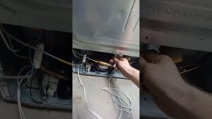 Холодильник LG, замерзает дренаж, вода в холодильной камере