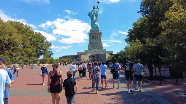 Знаменитая Статуя Свободы в Нью-Йорке, США | Statue of Liberty, New York, USA смотреть онлайн