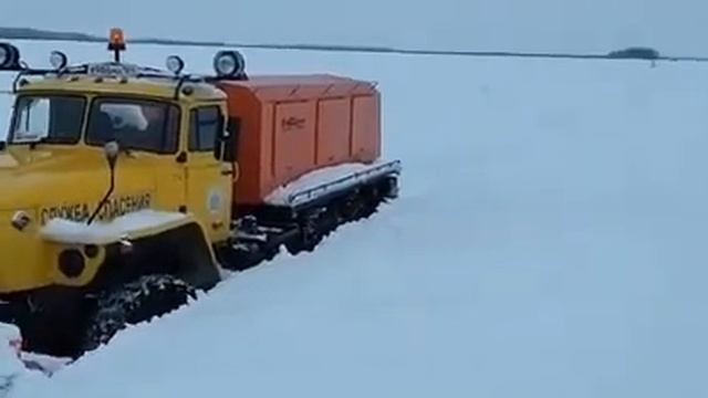 Тяжелая спецтехника пробивает дороги к саратовским селам смотреть онлайн