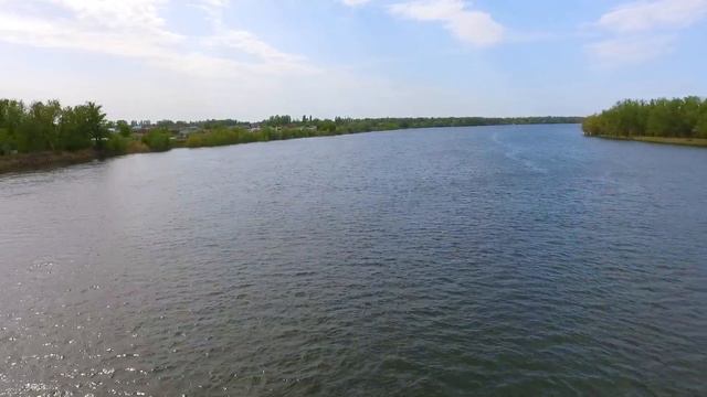 Разлив на реке Ахтуба в районе ПГТ Средняя Ахтуба