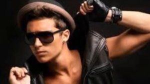 ERIC SAADE // Love is calling