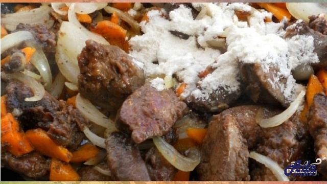 ★ ГОВЯЖЬЯ ПЕЧЕНЬ ТУШЕНАЯ С ЛУКОМ И МОРКОВЬЮ ★ смотреть онлайн