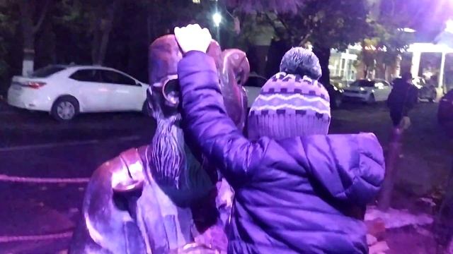 Добрый доктор Айболит он у ДиЛуча сидит смотреть онлайн