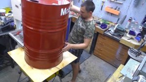 Классная идея из двести литровой бочки! Печка для сжигания мусора! Пригодится любому дачнику.