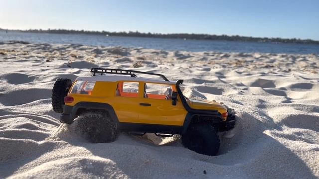 Sandy Sunset River Rock Crawling with the FMS FJ Cruiser | RC Crawling Adventures смотреть онлайн