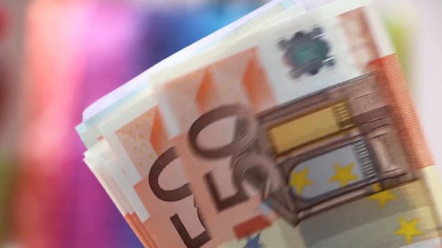 POR QUE A BANDEIRA DE ANGOLA LEMBRA A BANDEIRA DA UNIÃO SOVIÉTICA? смотреть онлайн