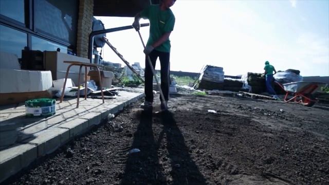 ПРАВИЛЬНАЯ укладка рулонного газона. Основные секреты в ландшафтном дизайне. смотреть онлайн