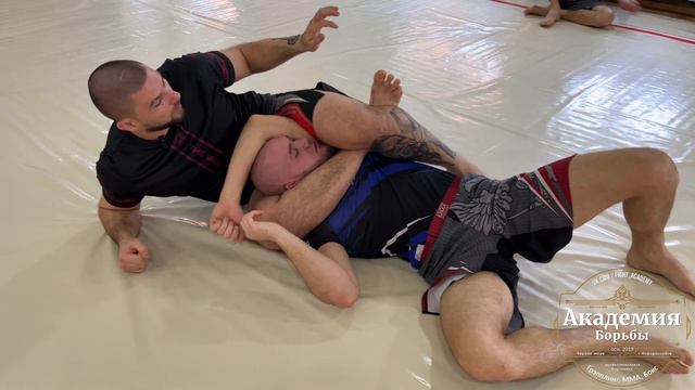 «ГРЭППЛИНГ»
Все виды «Triangle Choke» (Санкаку-Дзимэ) смотреть онлайн