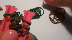 КИВИ из резинок на рогатке. Фрукты из резинок | Kiwi Rainbow Loom Bands