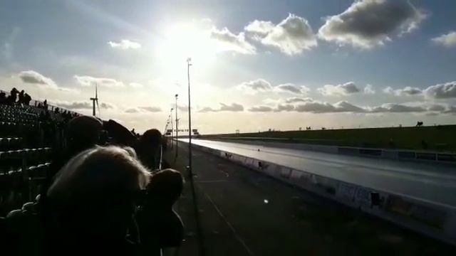 Honda CBR 400RR NC29 at Santa Pod (13.1 second quarter mile) смотреть онлайн