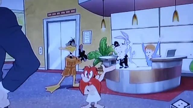 S01 EP11 Looney Tunes Show Off Duty Cop Bugs gets probation on Spargle смотреть онлайн