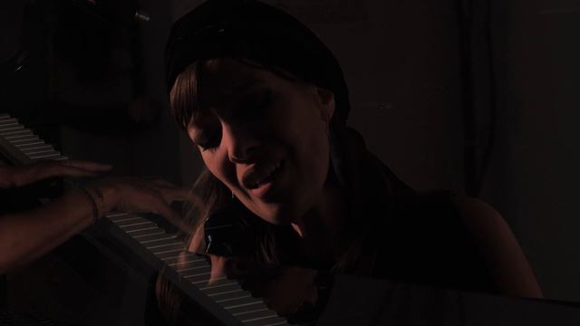 Nadine Jeanne - Evening Colours (Le Trouillet Live Session) смотреть онлайн