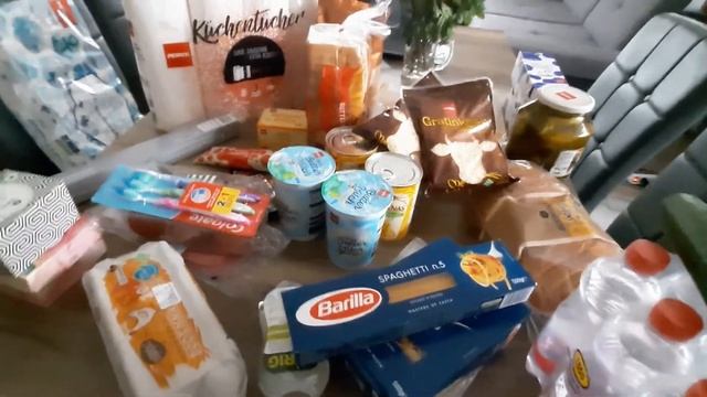 Занимайте места согласно купленным билетам\\ Муж строит кладовку\\ смотреть онлайн