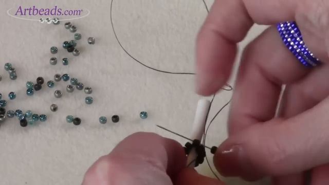 Artbeads Quick Tutorial - Tubular Peyote Stitch with Leslie Rogalski смотреть онлайн