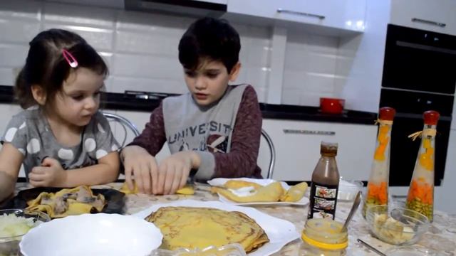 Блины челендж на масленице/Cупер мега блинчик смотреть онлайн