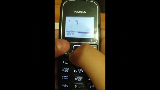 Поставил Рекорд в змейкe на Nokia 1280.Snake Xenzia смотреть онлайн