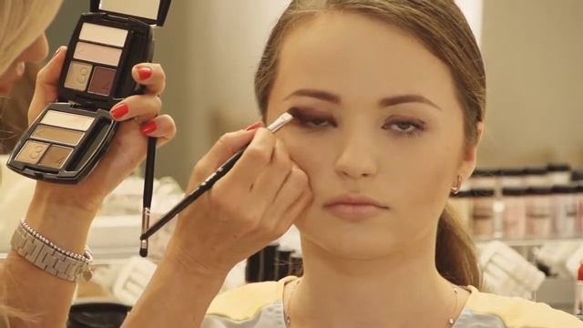 kosmetika Визуальная коррекция широко поставленных глаз от Avon http://avonpeter.ru/ смотреть онлайн