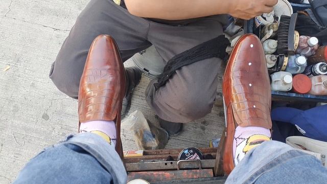 S5E33 ? He is dropper man....Amazing ? #ASMR #shoeshine #faustoarizmendi смотреть онлайн
