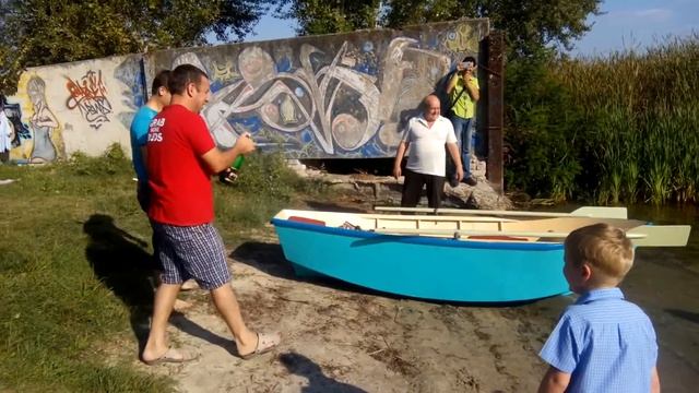 Лодка "Карась". Спуск на воду. смотреть онлайн