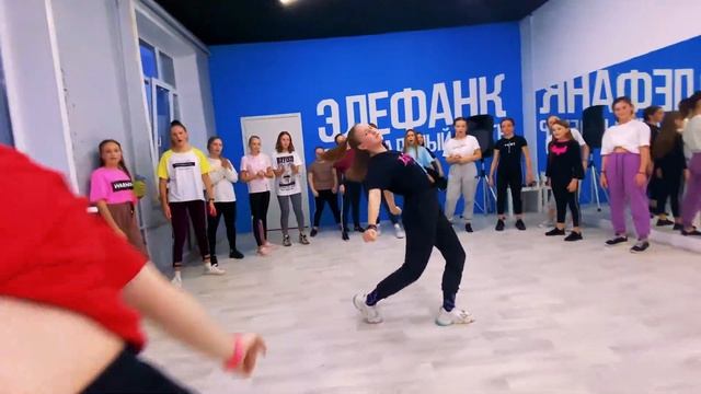 Танцы в Череповце с Миленой Щербаковой I Rakhim - Fendi I Танцевальный Центр ЭЛЕФАНК смотреть онлайн