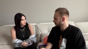 Гопница пришла к Декстеру домой?