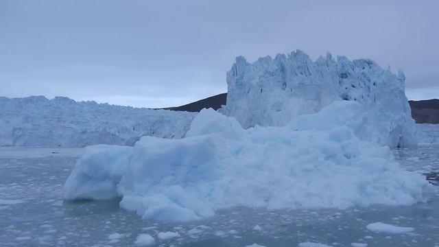 The Eqi glacier calving смотреть онлайн