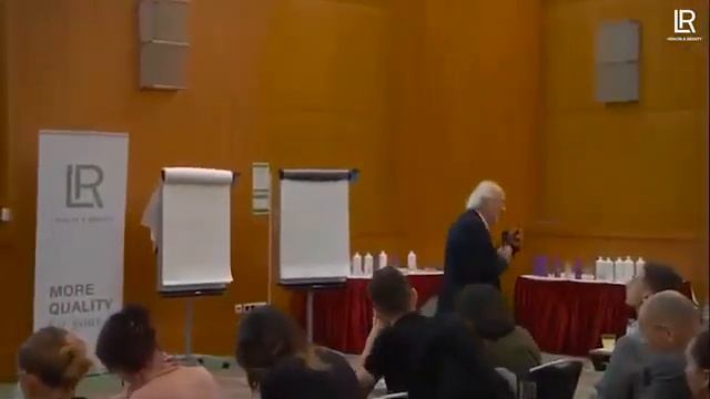 Послушайте, что говорят специалисты мирового уровня о Гелях Алоэ Вера от LR! смотреть онлайн