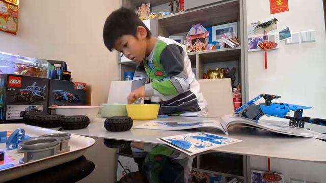 LEGO Technic 42134 : Monster Jam Megalodon смотреть онлайн