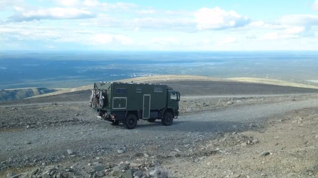 Axor 4х4 на Аллуайве (высота 1030 м). смотреть онлайн