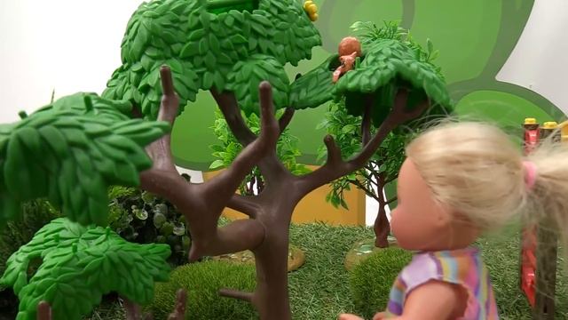 Скорая помощь и Барби. Игры с куклами для девочек смотреть онлайн