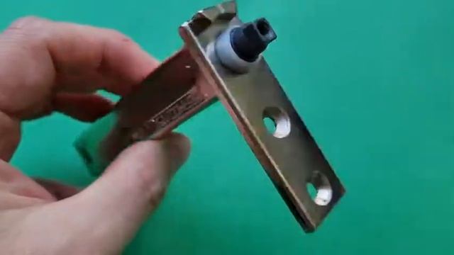 Петля двери Fermod.175-176 пружинная c упором L-74мм для холодильника Cookmax, Desmon, GIGA и др. смотреть онлайн