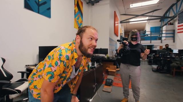 I Will Build a VR Vacation to Relax My Friend смотреть онлайн