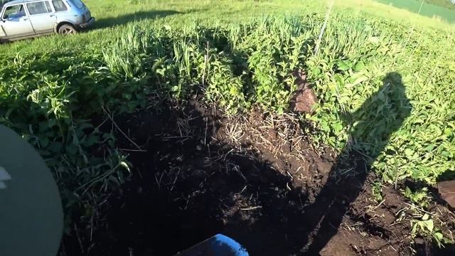 КОЛХОЗНОЕ БЕЗЛИМИТИЩЕ! МЕТАЛЛ РАСТЕТ ИЗ ДЕРЕВЬЕВ! ЛИСТЫ ЖЕЛЕЗА СТОЙКИ БАЛКИ КОЛЕСА! Коп металла