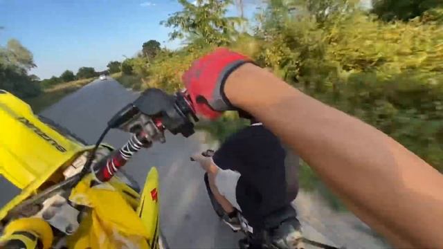 Раздал немного станту на suzuki | Suzuki rm 125 | #стант #сузуки #рекомендации #мотоцикл #рек смотреть онлайн